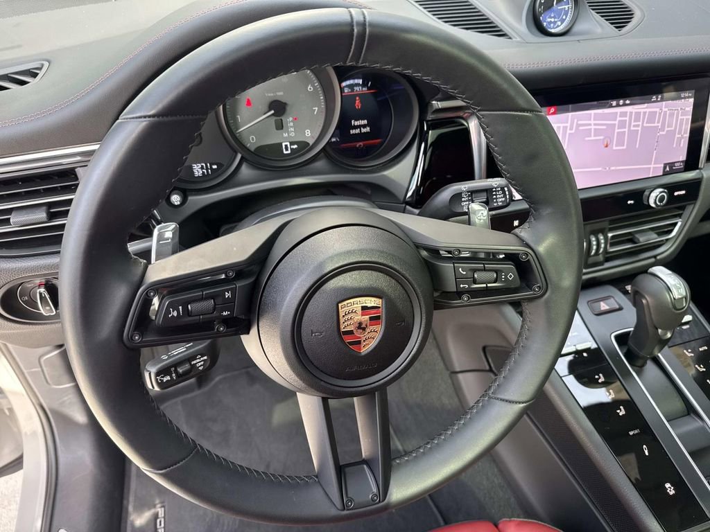 Certified 2025 Porsche Macan S image 24