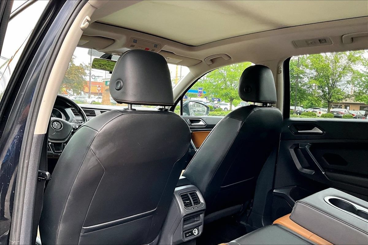 Used 2018 Volkswagen Tiguan SE w/ Panoramic Sunroof Package AWD/4WD image 18