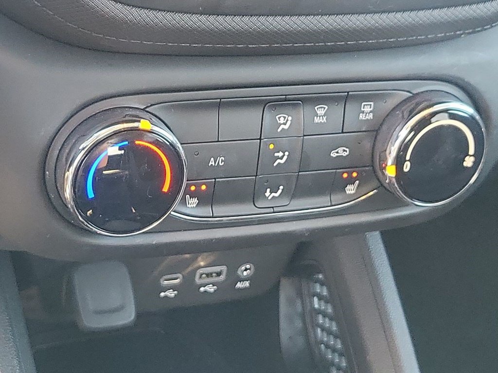 Used 2023 Chevrolet TrailBlazer LT AWD/4WD image 39