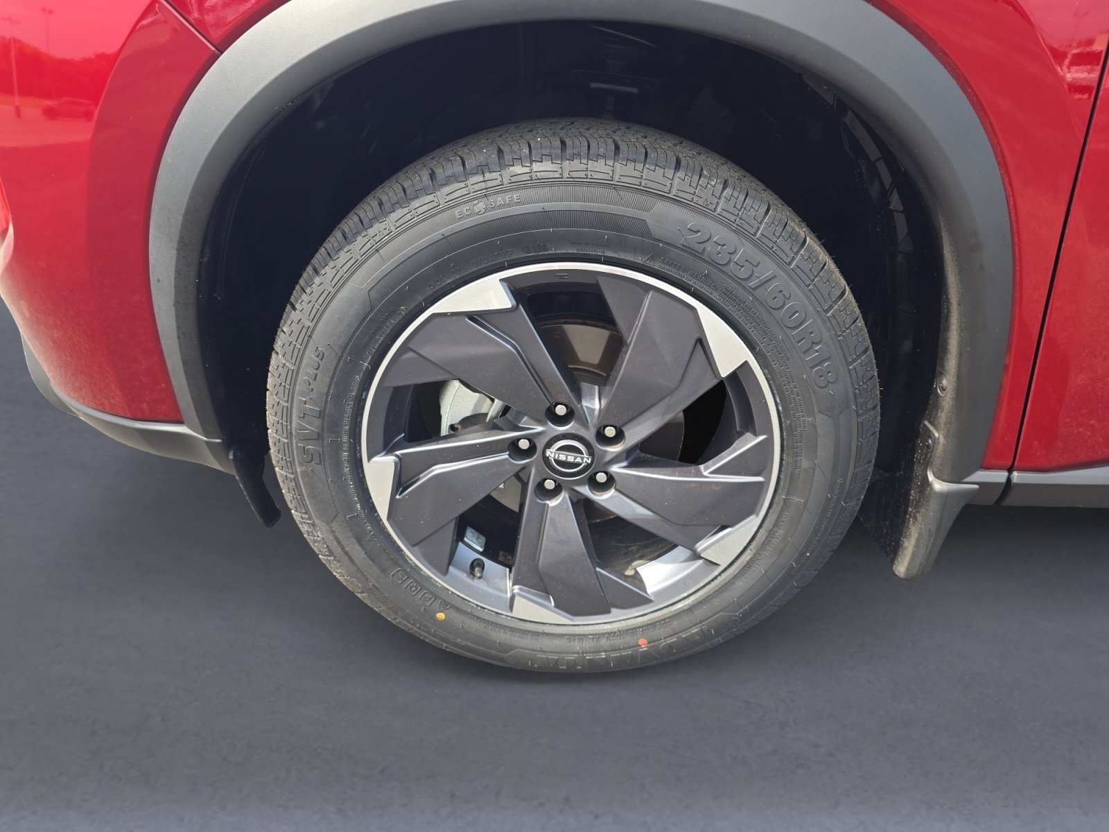 Used 2025 Nissan Rogue SV w/ SV Premium Package FWD image 9