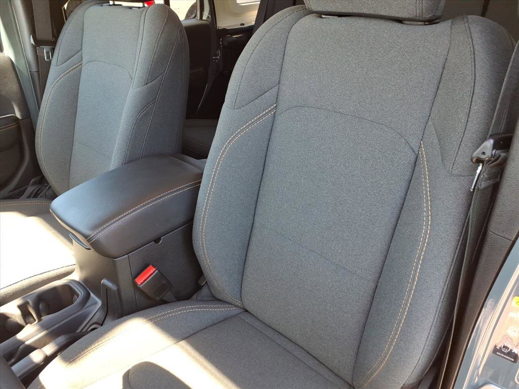 Used 2025 Jeep Wrangler Unlimited Sahara AWD/4WD image 18