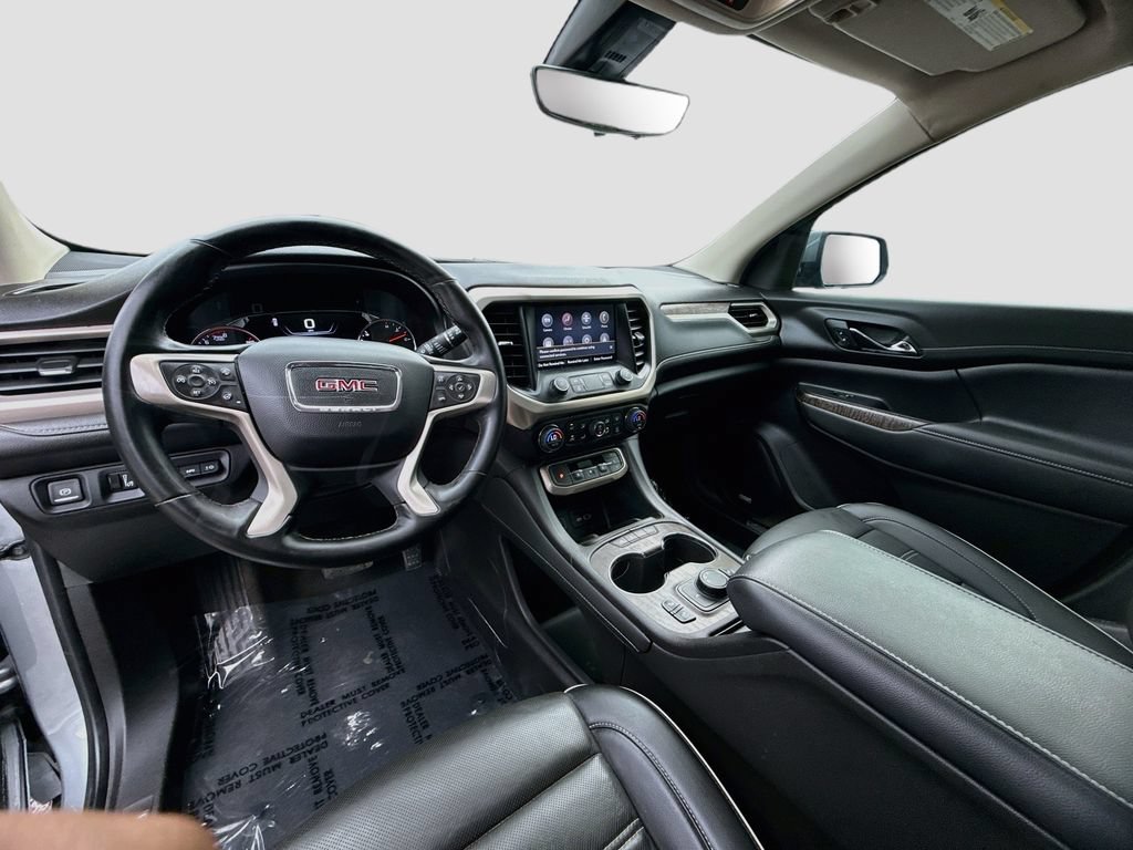 Used 2023 GMC Acadia Denali w/ Denali Ultimate Package FWD image 9