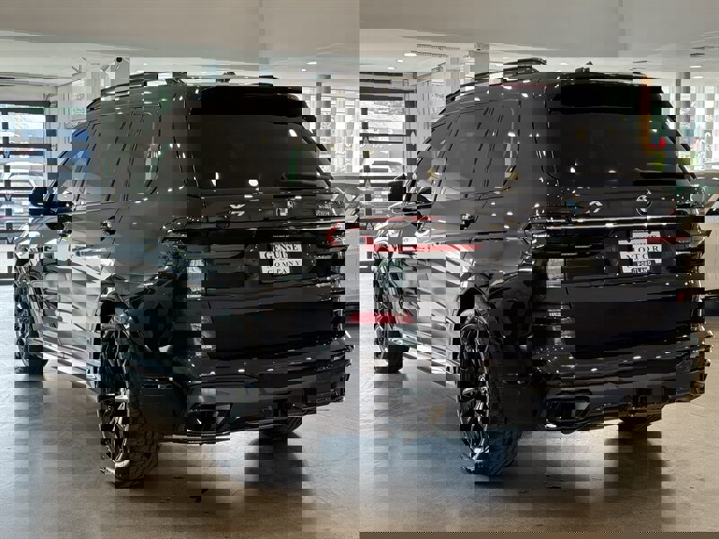 Used 2023 BMW X7 xDrive40i w/ M Sport Package image 4