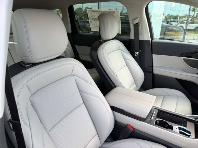 New 2026 Lincoln Nautilus Premier AWD/4WD image 19