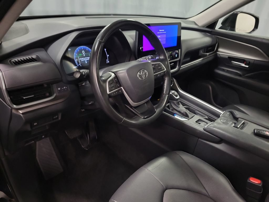 Used 2024 Toyota Grand Highlander AWD image 13