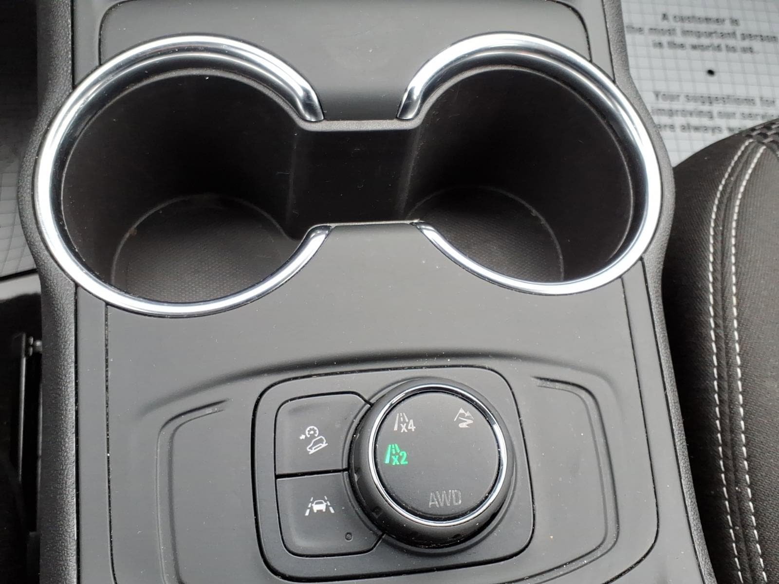 Used 2024 GMC Terrain SLE image 25