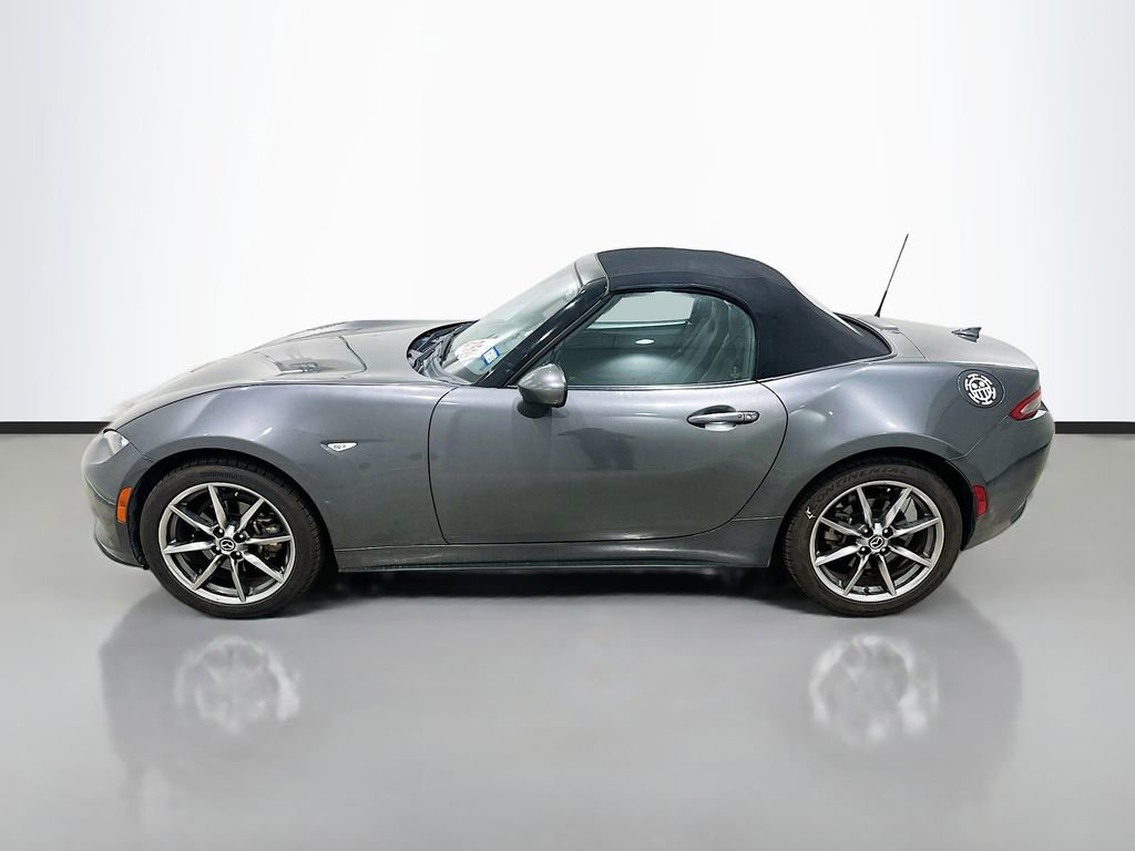 Used 2021 MAZDA MX-5 Miata Grand Touring RWD image 3