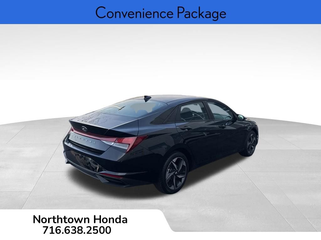 Used 2023 Hyundai Elantra SEL w/ Convenience Package FWD image 5