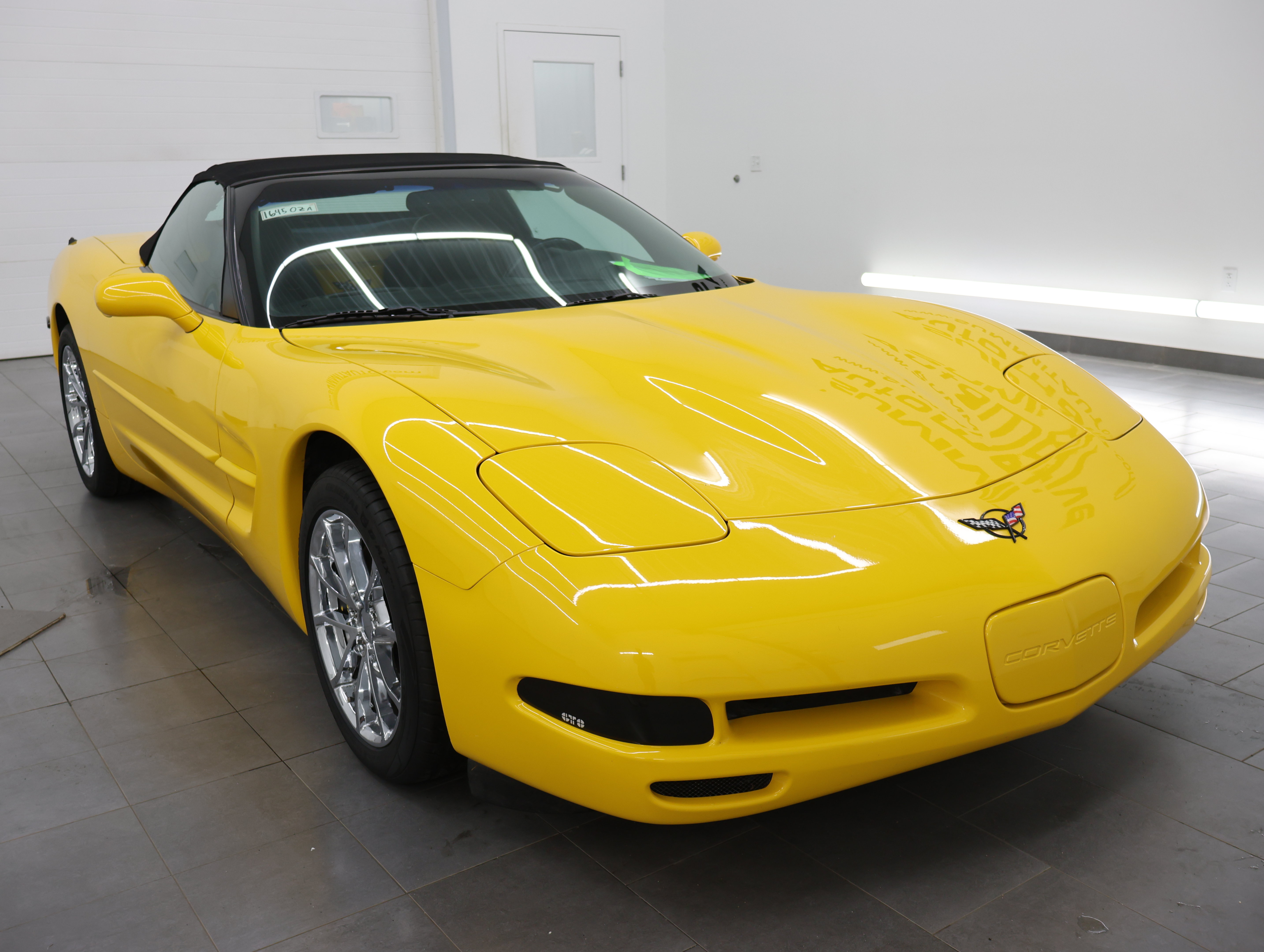 Used 2000 Chevrolet Corvette Convertible w/ Memory Pkg RWD image 34