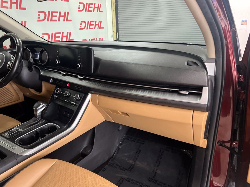 Used 2023 Kia Carnival LX FWD image 13