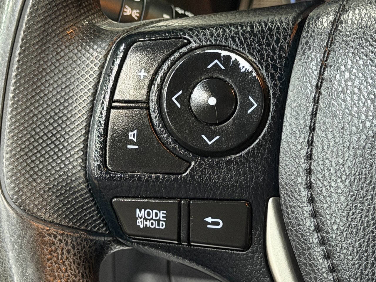 Used 2013 Toyota RAV4 XLE image 33