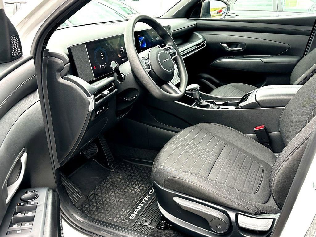 Used 2025 Hyundai Santa Cruz SE image 13