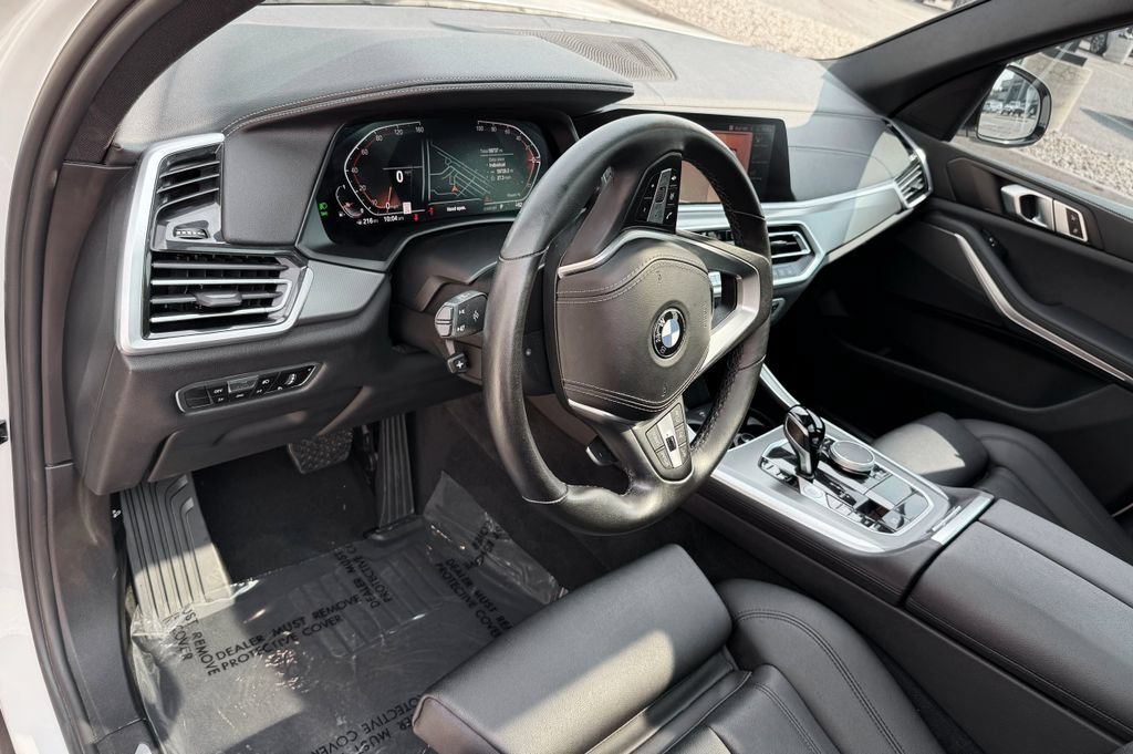 Used 2022 BMW X5 xDrive40i w/ Parking Assistance Package AWD/4WD image 18