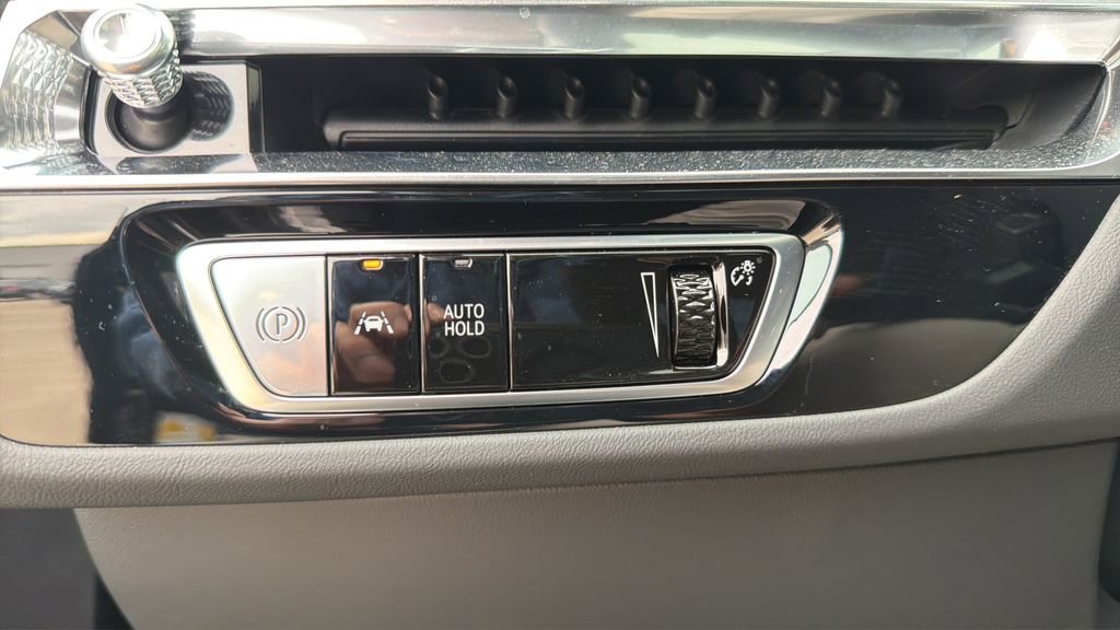 Used 2025 Cadillac Lyriq Sport AWD/4WD image 22