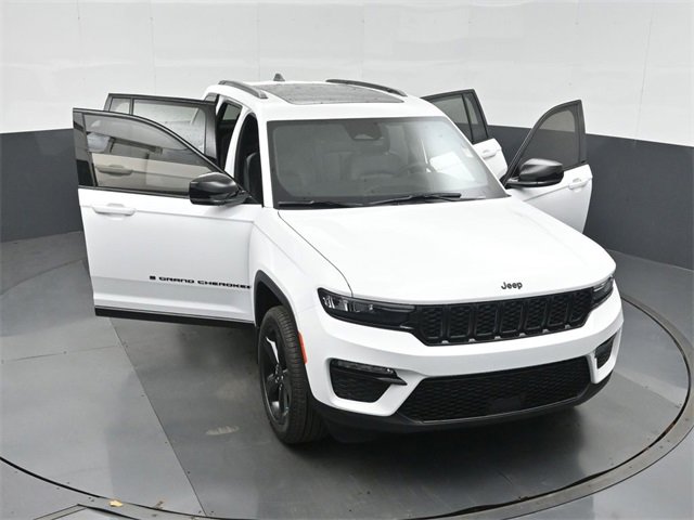 New 2025 Jeep Grand Cherokee Limited w/ Black Appearance Package image 44