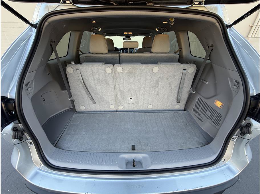 Used 2019 Toyota Highlander LE FWD image 17