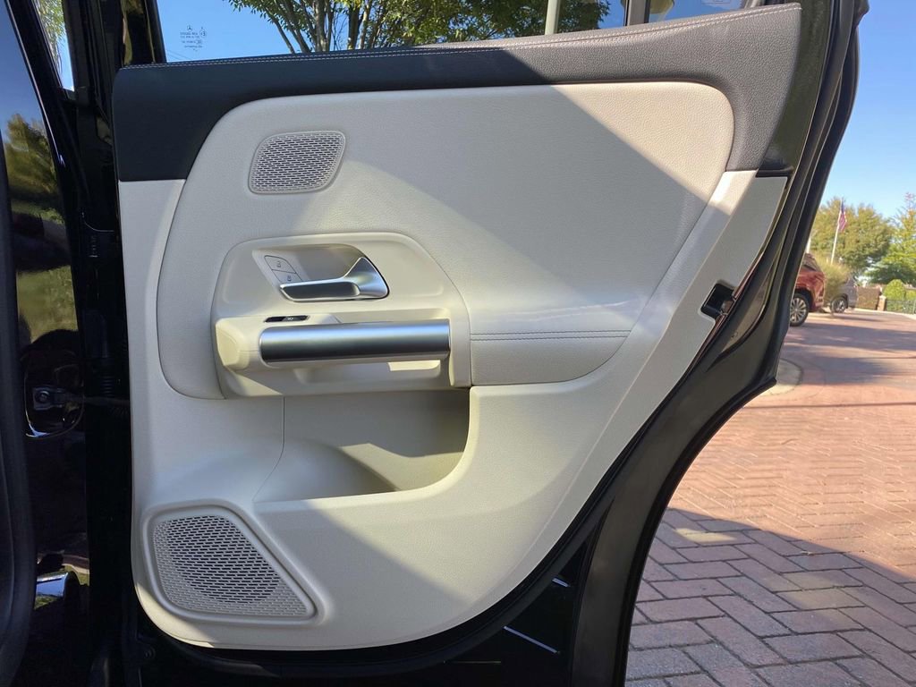 Certified 2025 Mercedes-Benz GLA 250 image 12