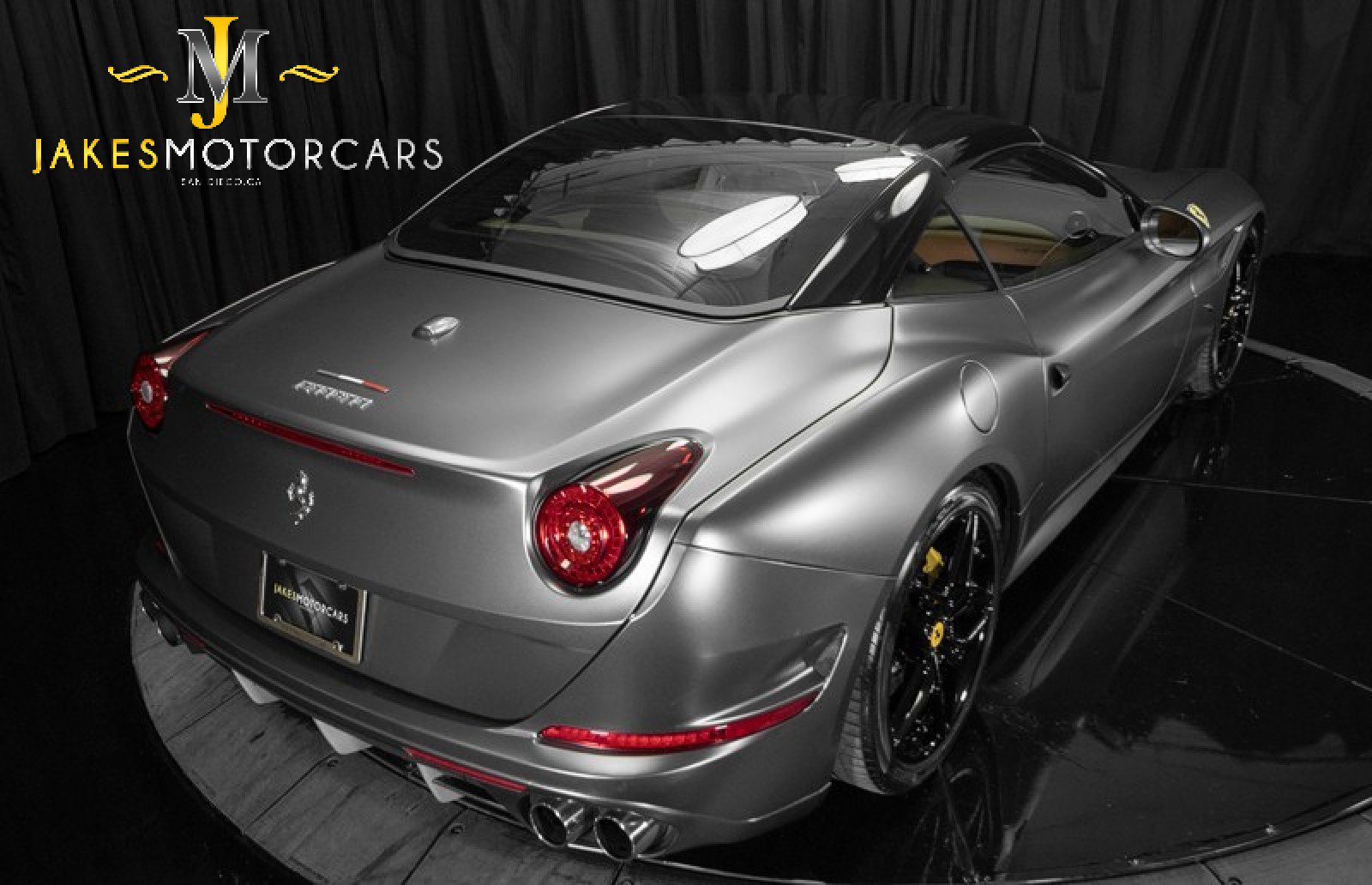 Used 2016 Ferrari California T RWD image 14