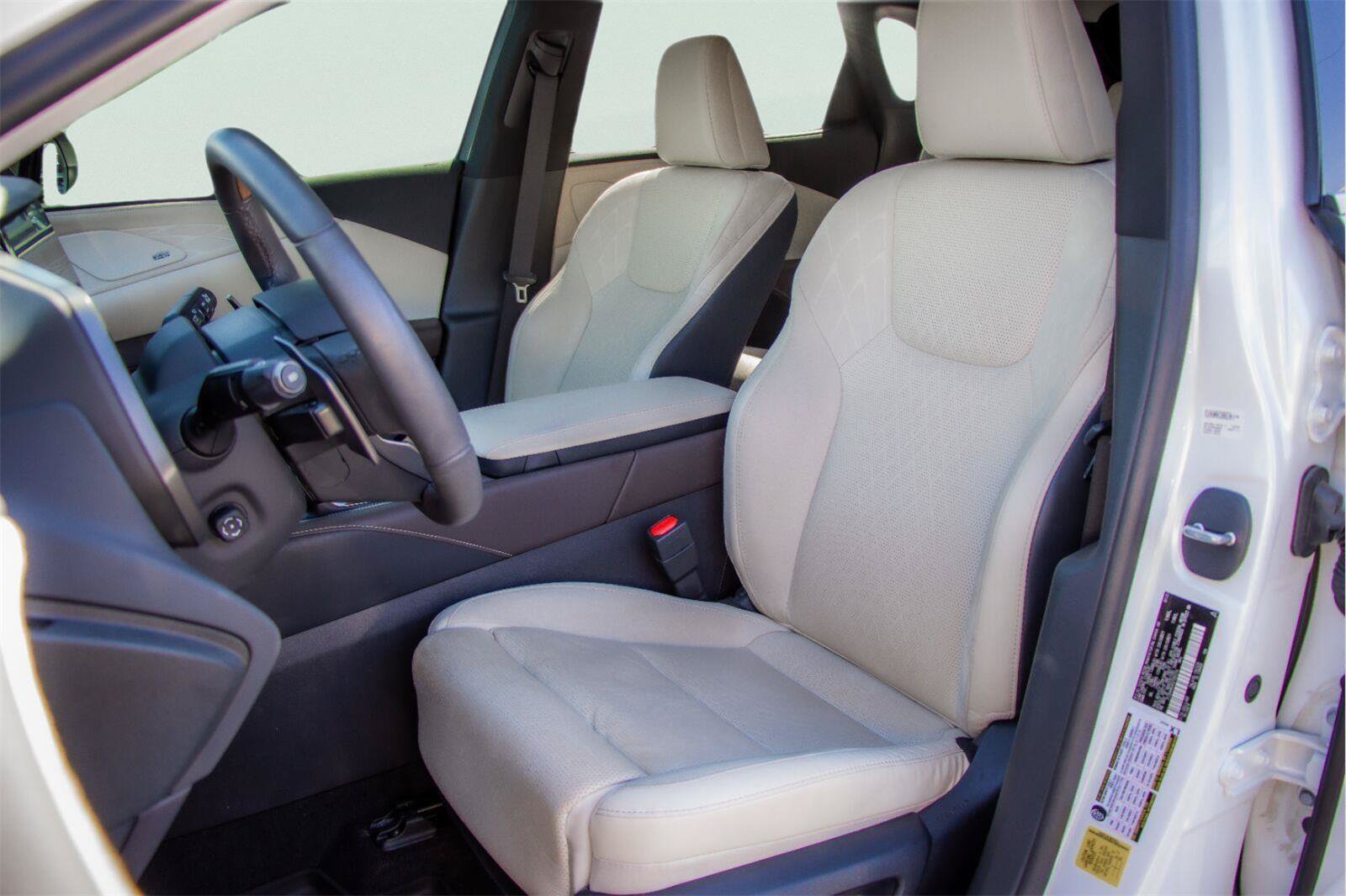 Used 2025 Lexus RX 350 FWD w/ Convenience Package image 9