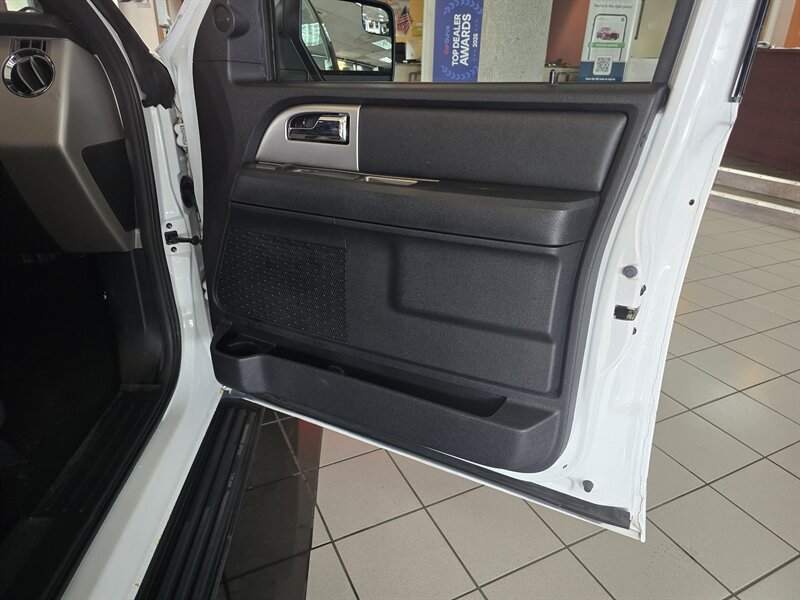 Used 2017 Ford Expedition EL XLT AWD/4WD image 17