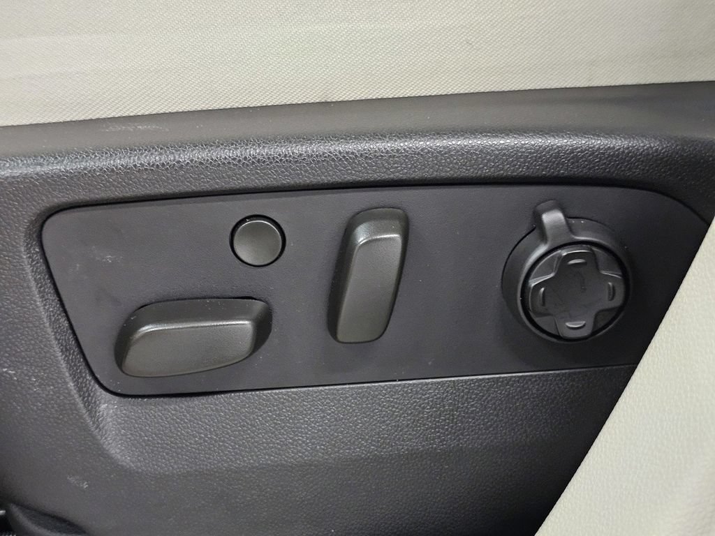 Used 2022 Buick Envision Avenir w/ Premium Seat Package FWD image 41