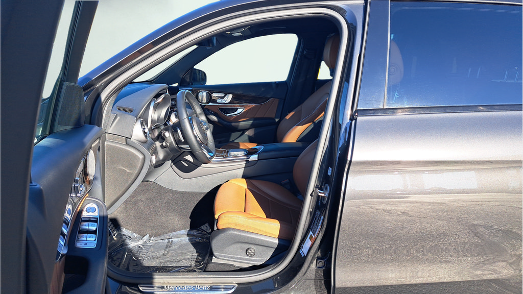 Used 2021 Mercedes-Benz GLC 300 4MATIC image 9