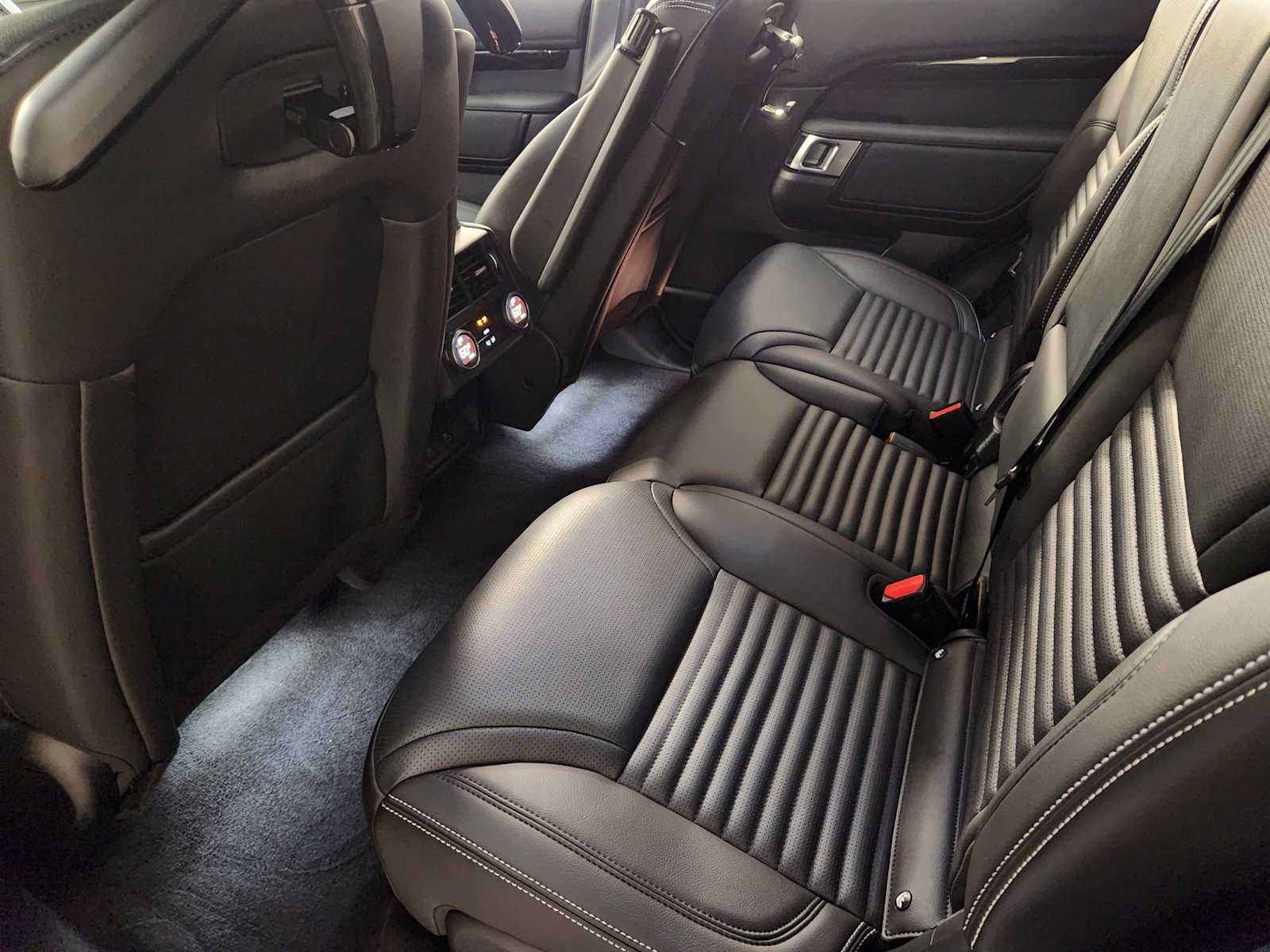 Used 2026 Land Rover Discovery S AWD/4WD image 28
