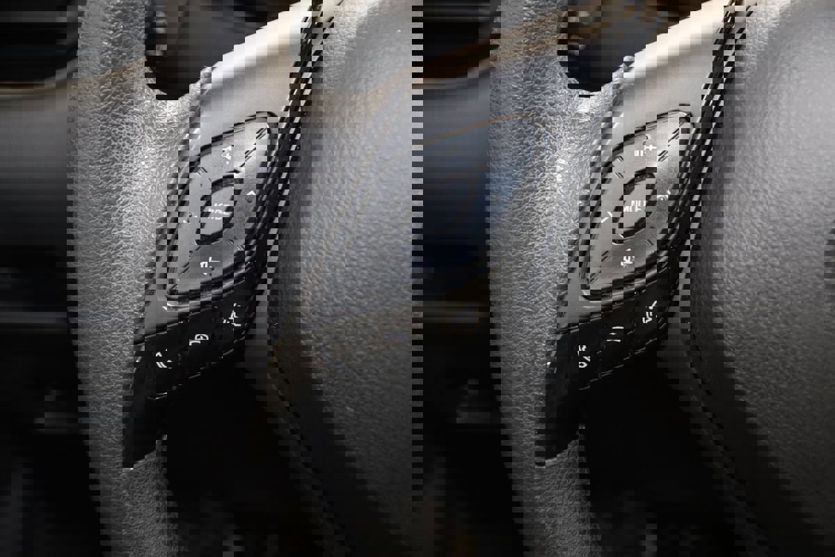 Used 2021 Toyota C-HR LE image 31