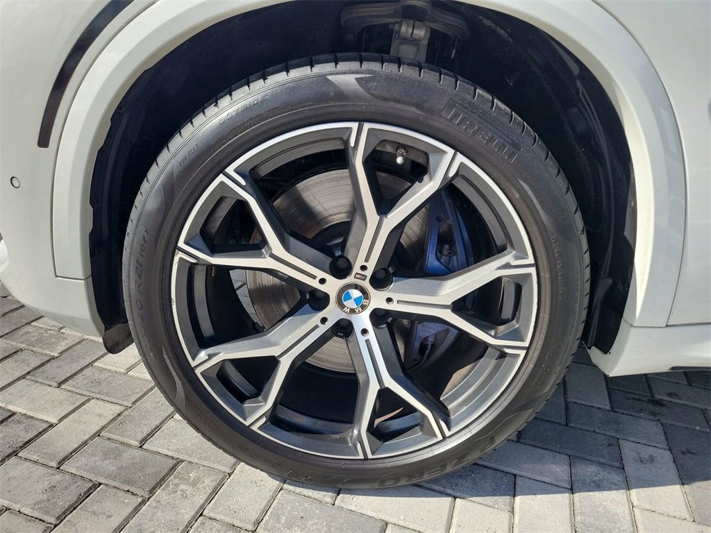 Used 2022 BMW X5 M50i w/ Executive Package image 13
