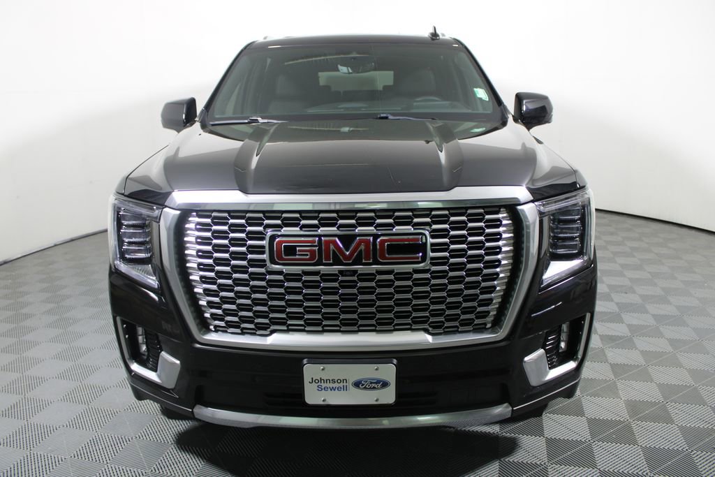 Used 2023 GMC Yukon XL Denali w/ Denali Reserve Package image 3