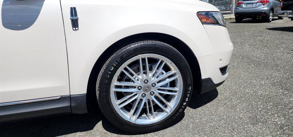Used 2018 Lincoln MKT AWD w/ Technology Package image 7
