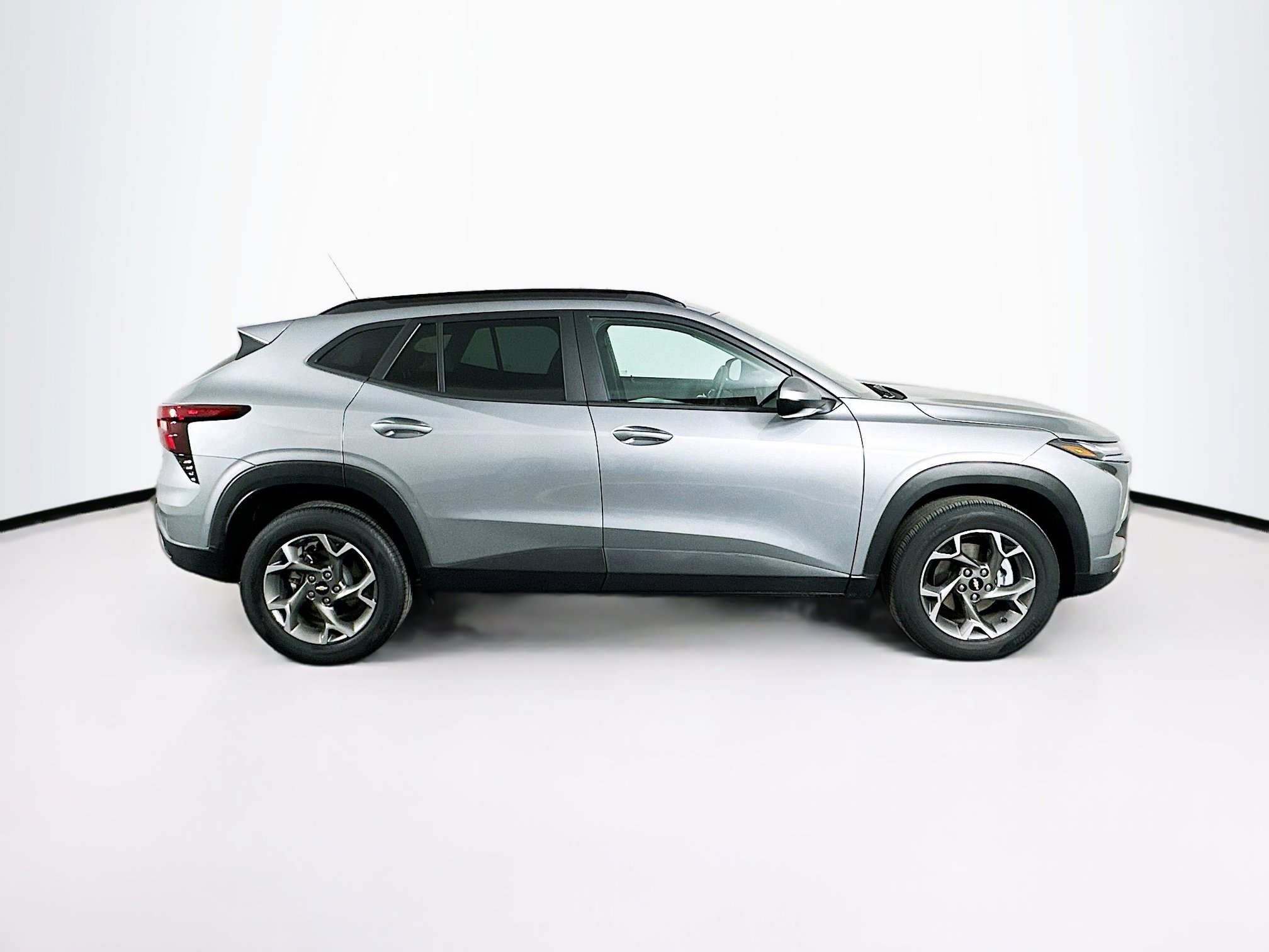 Used 2025 Chevrolet Trax LT w/ LT Convenience Package image 10