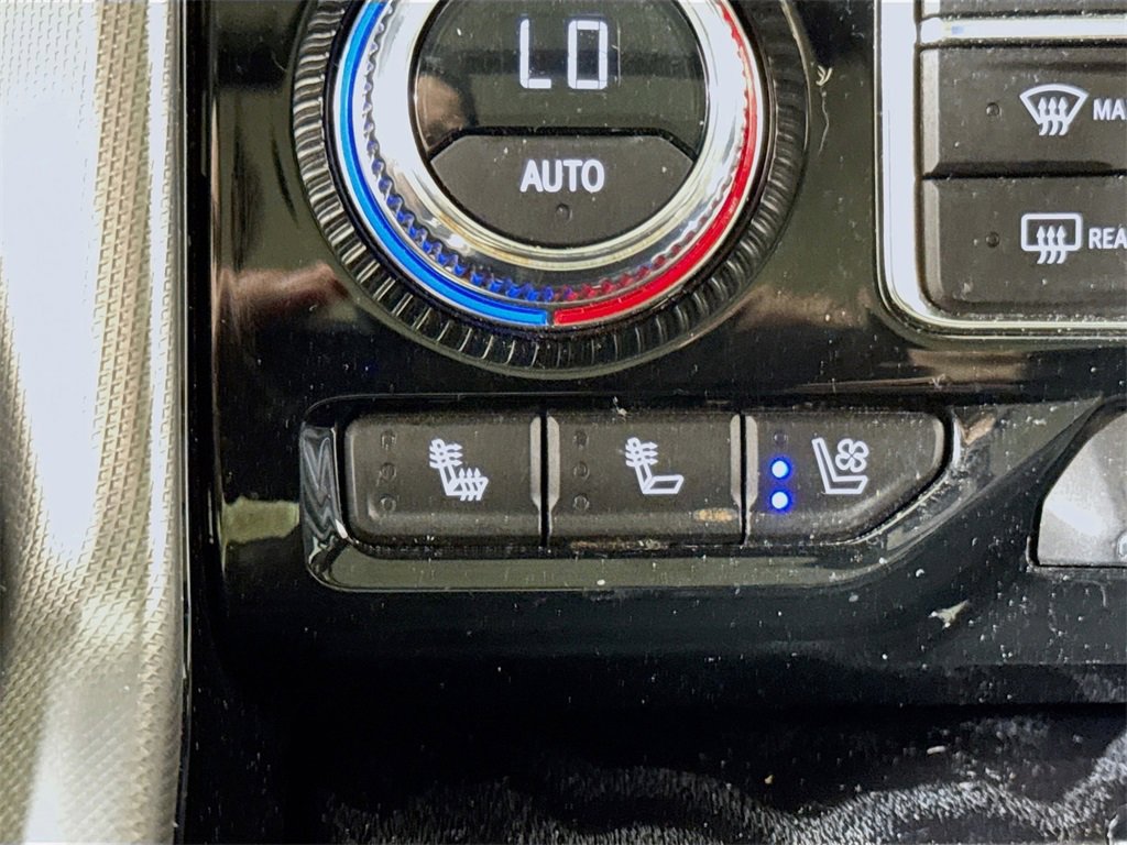 Used 2023 GMC Yukon XL Denali image 20