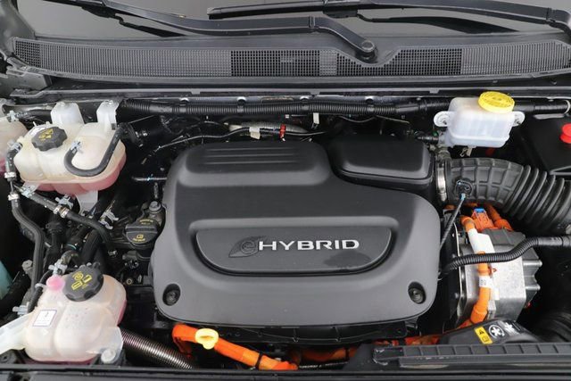 Used 2021 Chrysler Pacifica Touring-L image 15