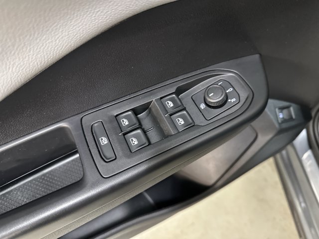 Certified 2022 Volkswagen Taos SE image 18