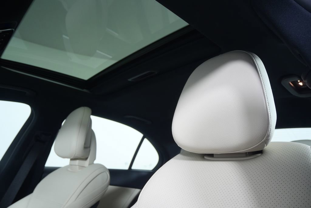 Used 2023 Mercedes-Benz C 300 Sedan image 11