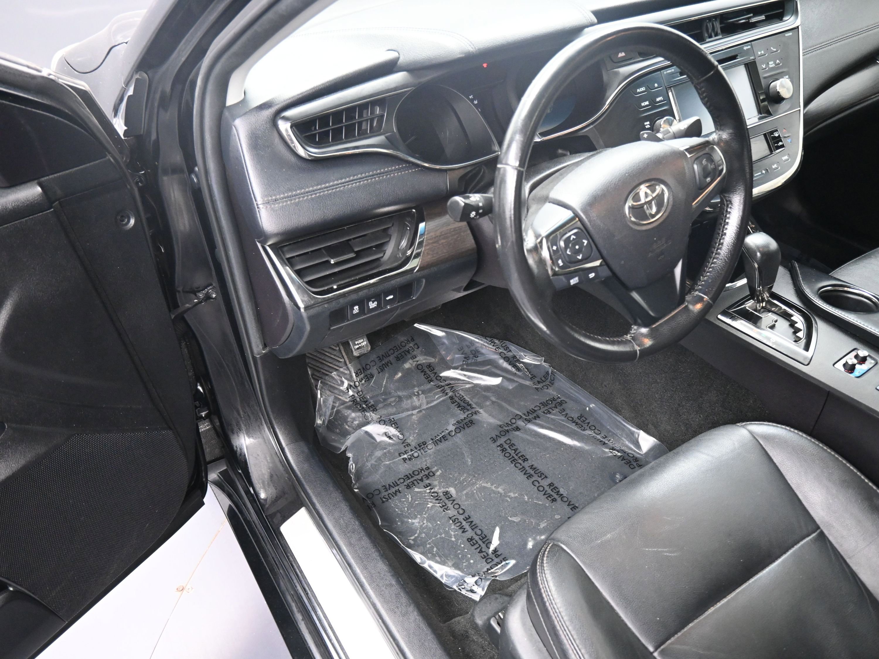 Used 2016 Toyota Avalon XLE Premium image 12