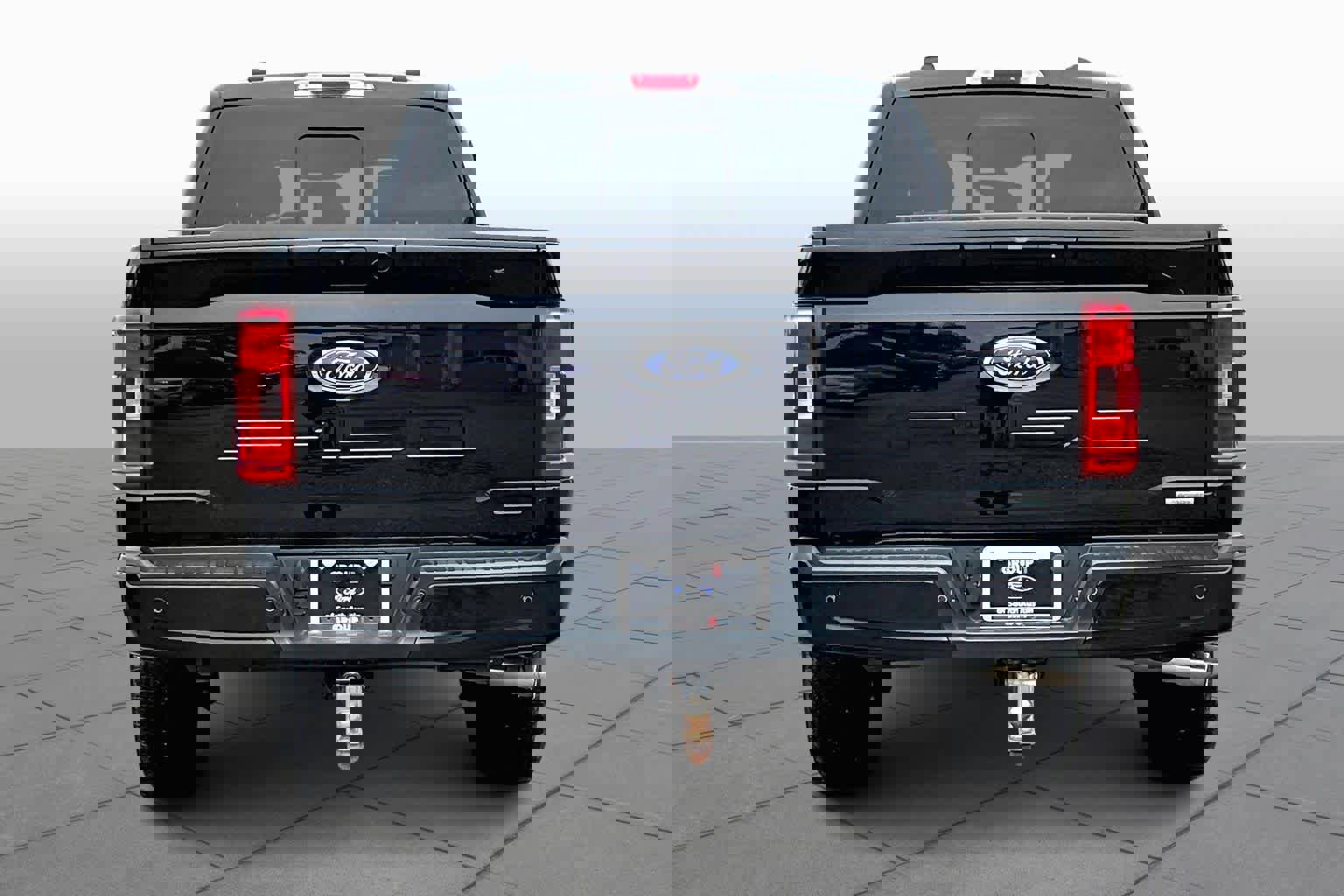 Certified 2022 Ford F150 XLT w/ Equipment Group 302A High image 5