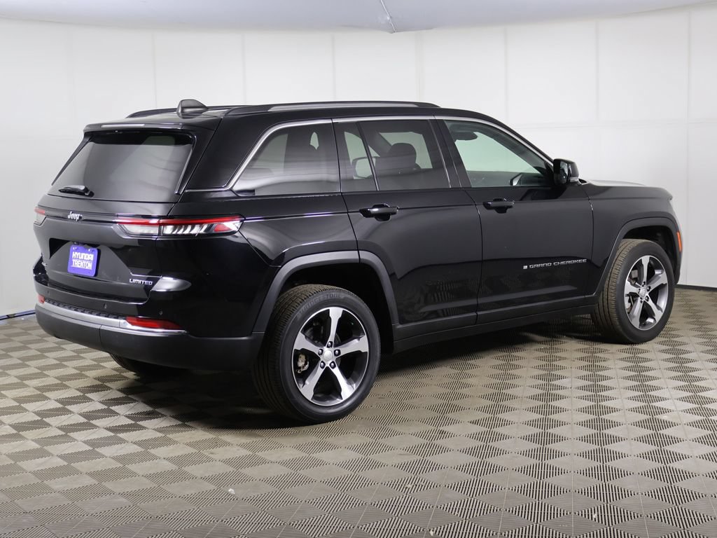 Used 2023 Jeep Grand Cherokee Limited AWD/4WD image 12