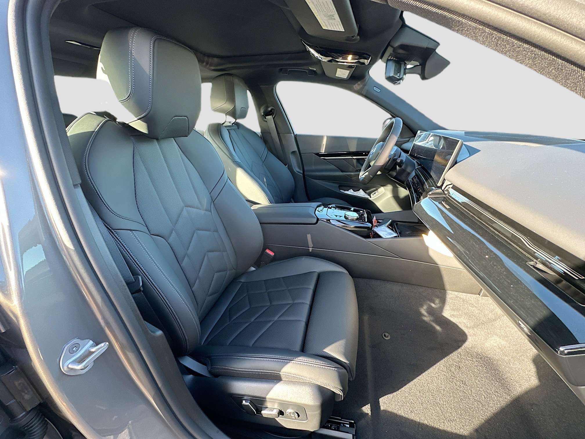 New 2026 BMW 530i w/ M Sport Package RWD image 23