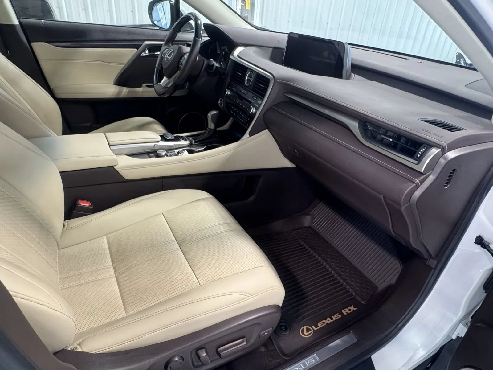 Used 2018 Lexus RX 450h AWD w/ Luxury Package image 22
