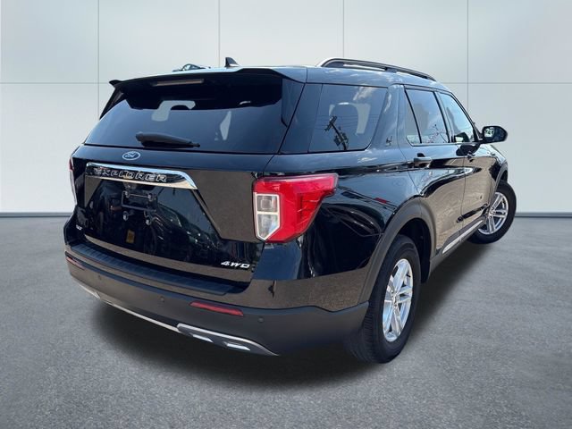 Used 2023 Ford Explorer XLT w/ Equipment Group 202A AWD/4WD image 4
