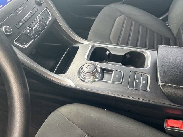 Used 2020 Ford Fusion SE FWD image 28