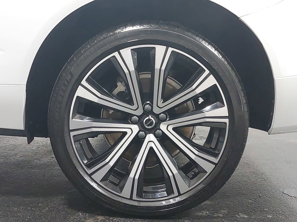 Used 2023 Volvo XC60 B6 Ultimate image 36