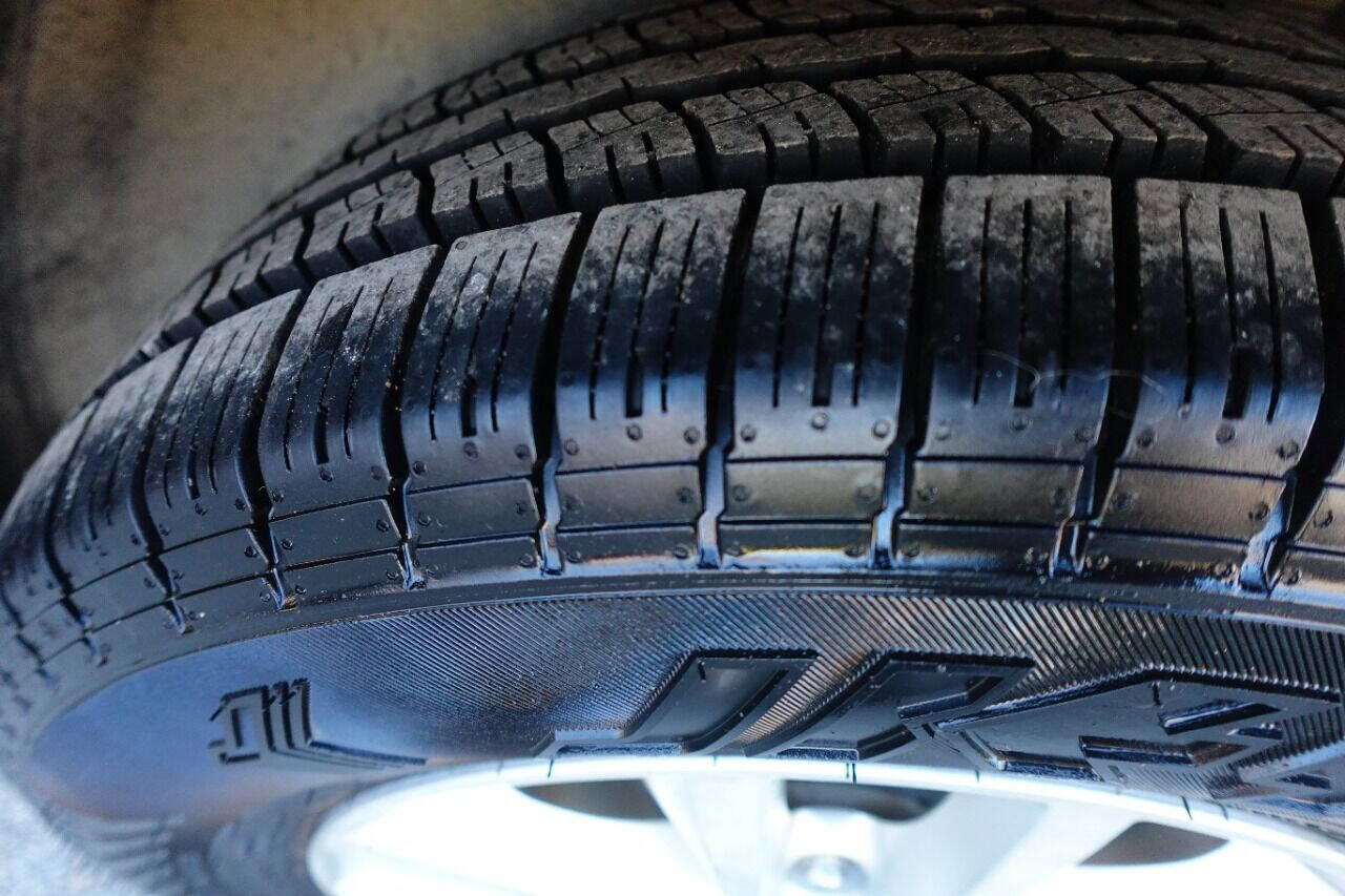 Used 2016 Kia Sorento L image 32