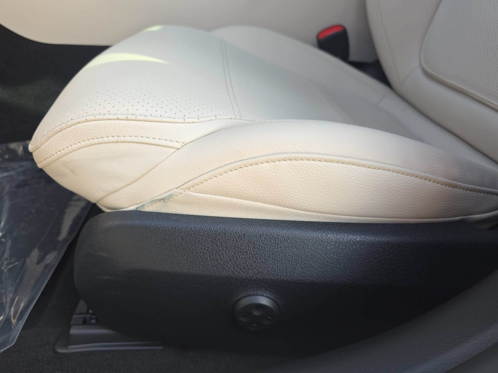 Used 2024 Mercedes-Benz C 300 Sedan image 28