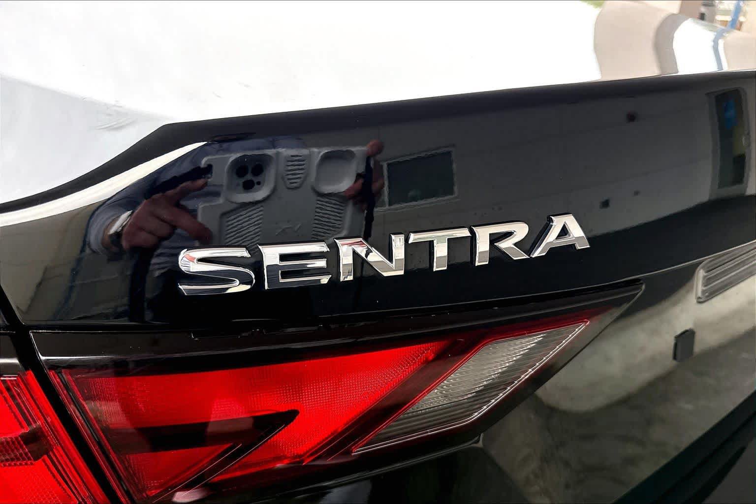 Used 2025 Nissan Sentra SV FWD image 10