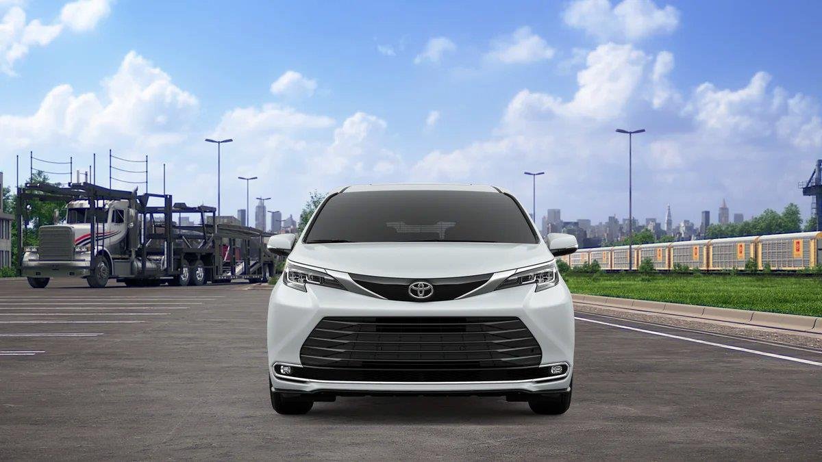 New 2026 Toyota Sienna Limited FWD image 19
