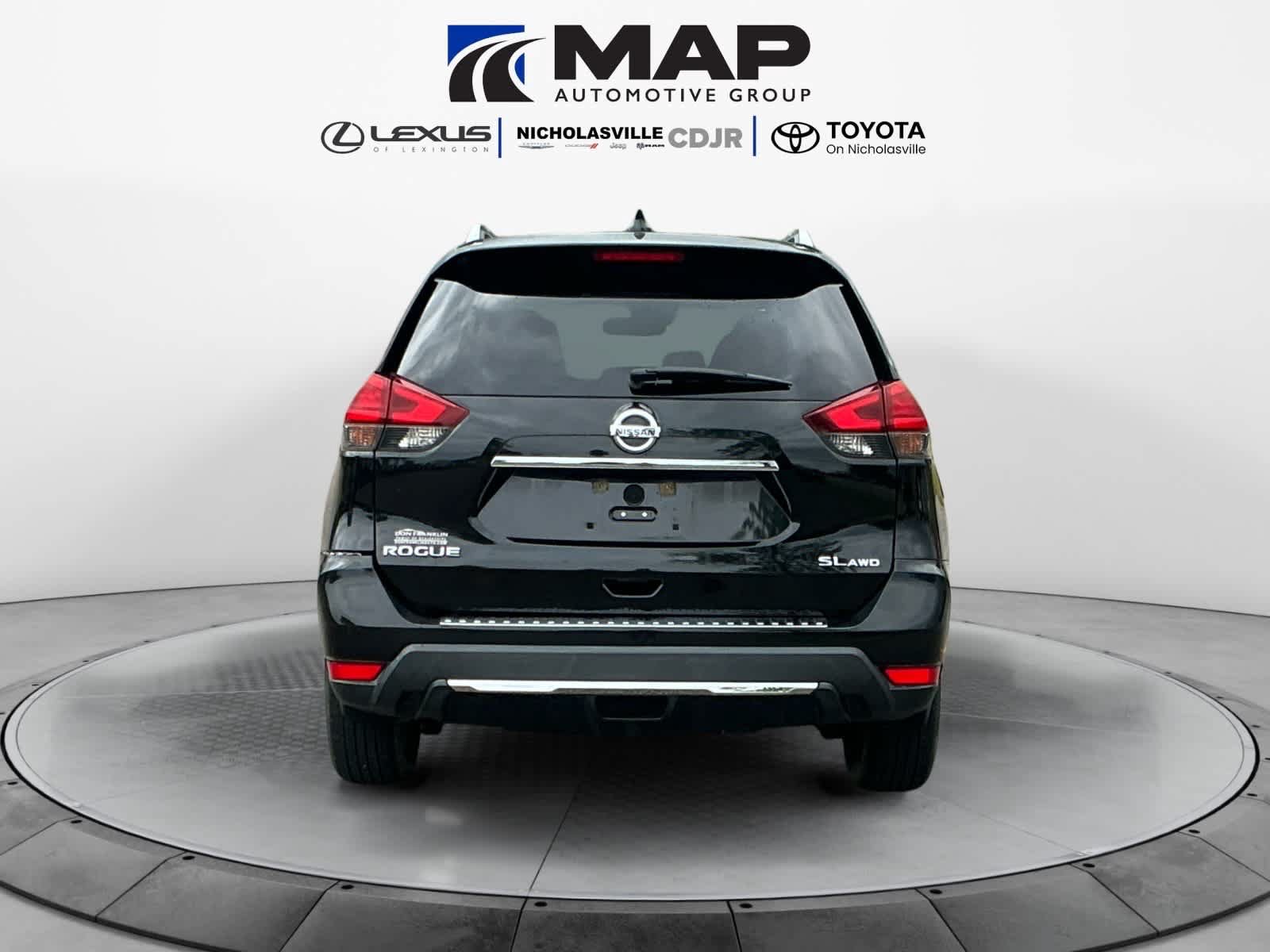 Used 2017 Nissan Rogue SL w/ SL Premium Package AWD/4WD image 4