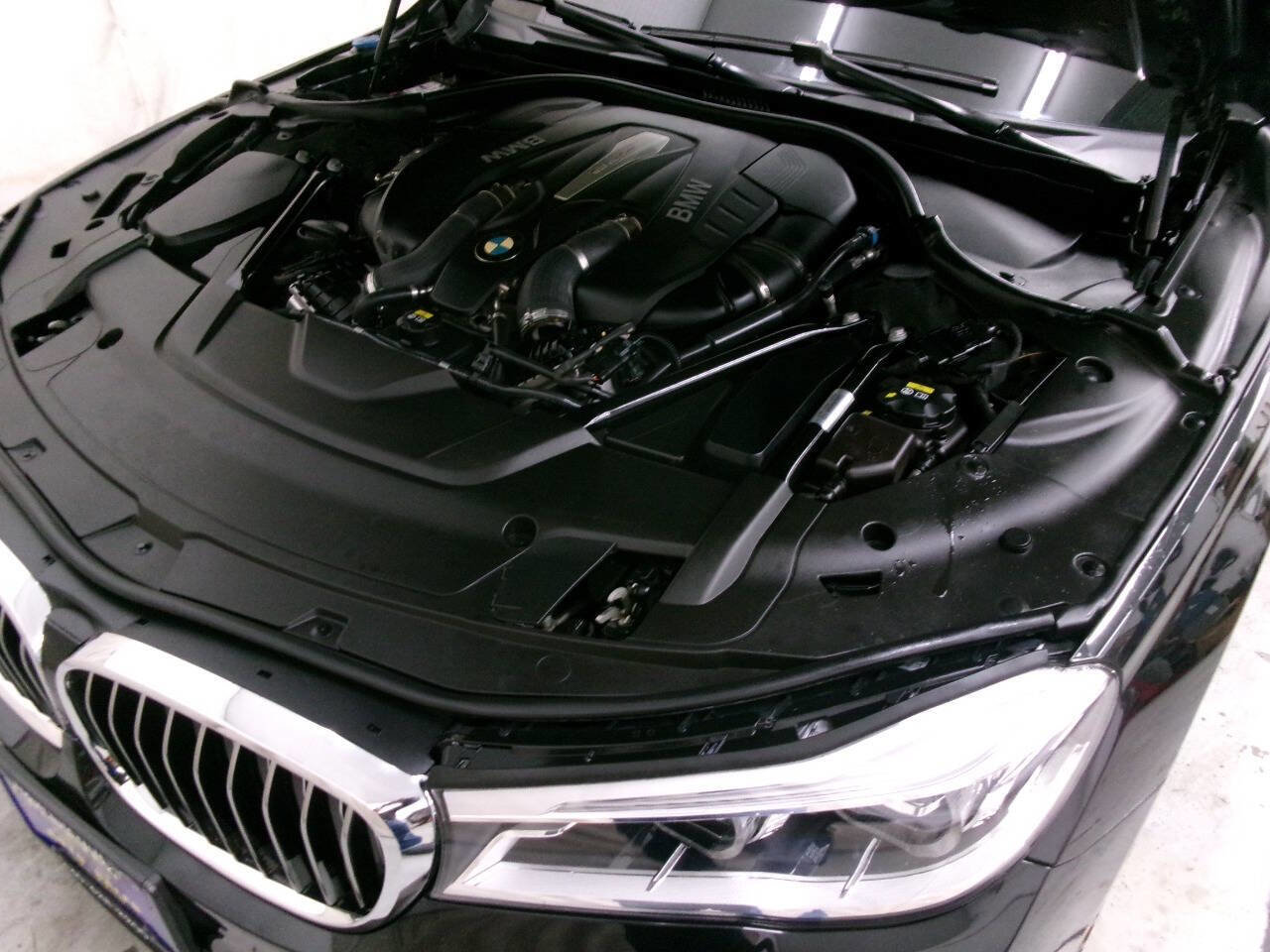 Used 2016 BMW 750i xDrive image 37